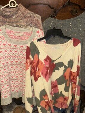 LOFT and GAP 4 Sweaters in Great Condition